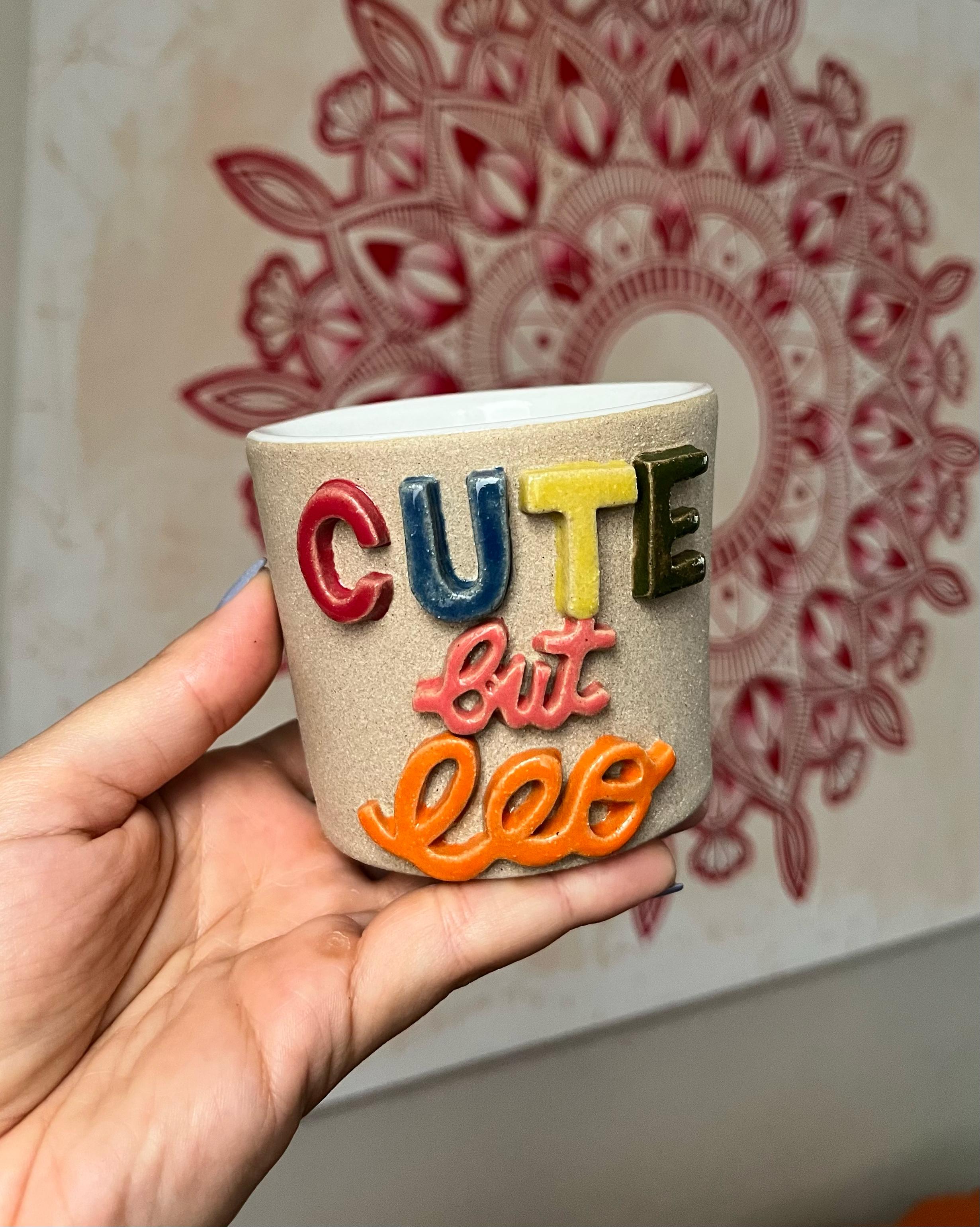 Caneca Cute But Leo